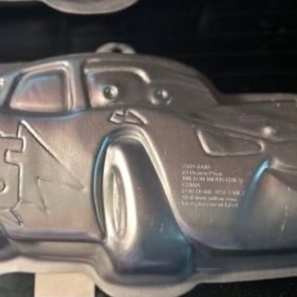 COPY - Wilton Disney / Pixar Cars Lightning McQueen Cake Pan - Picture 3 of 3
